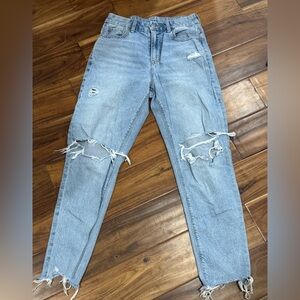American Eagle Outfitters Light Blue Distressed Mom Jeans